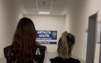 Kuyumcuya sahte altın satmaya çalışan kadın tutuklandı
