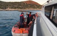 Antalya’da kayalıklarda mahsur kalan Alman turisti Sahil Güvenlik ekipleri kurtardı
