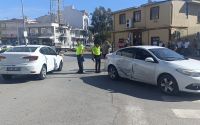 Manavgat’ta 2 otomobil kavşakta çarpıştı: 1 yaralı
