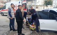 Antalya’da hafif ticari araç ile otomobil çarpıştı: 1 yaralı
