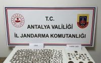 Kaş’ta tarihi eser kaçakçılığı operasyonu: Çok sayıda obje ve gümüş sikke ele geçirildi
