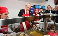 Kepez Kent Lokantası’na vatandaşlardan yoğun ilgi

