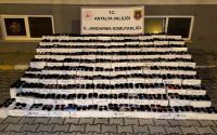 Antalya’da 10 milyon TL’lik gümrük kaçağı ürün ele geçirildi
