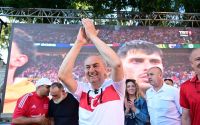 Dokumapark’ta milli heyecan: Antalyalılar Kepez’de dev ekranda buluştu
