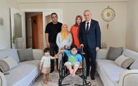 Doğuştan engelli Kerem’in karne mutluluğu tekerlekli sandalye ile taçlandı
