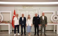 Büşra Özdemir, Alanyaspor yönetimini ağırladı
