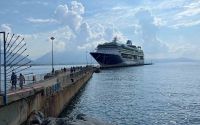 Lüks kruvaziyer bin 765 turist ile Alanya iskelesine demir attı
