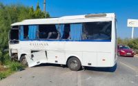 Antalya’da tur otobüsü ile servis minibüsü çarpıştı: 6 yaralı
